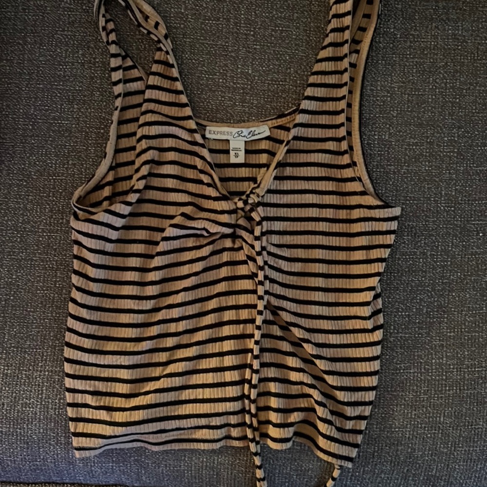 Express crop top. Size XS. worn once. Great condition